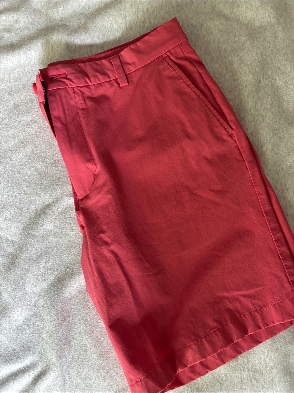 Vineyard Vines Men's OTG Performance Coral-Red Flat Front Shorts